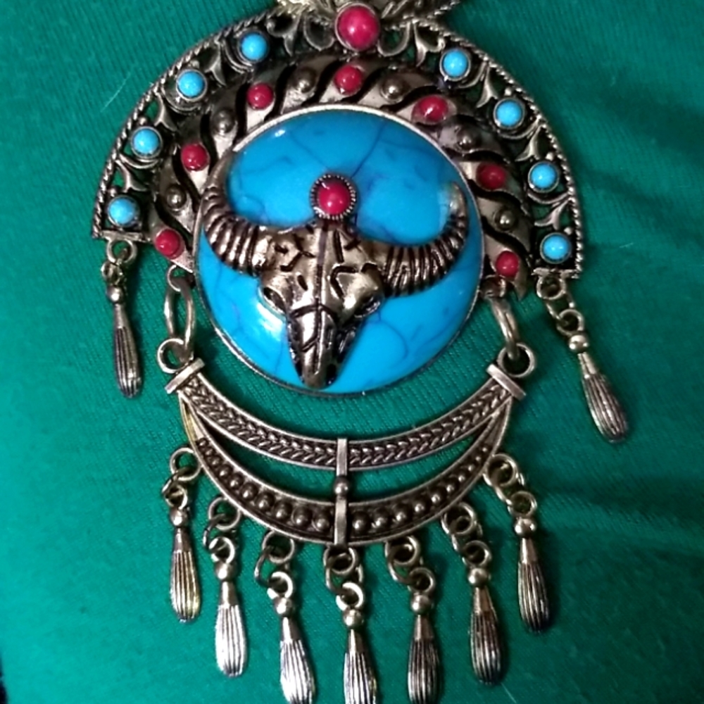 Faux Turquoise Beaded Necklace - Picture 1 of 4